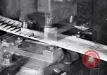 Standbild Schmuckfabrik New York City USA, 1919, aus Sekunde 17 historischem Filmmaterial Videoclip 65675036348