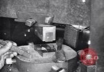 Standbild Schmuckfabrik New York City USA, 1919, aus Sekunde 26 historischem Filmmaterial Videoclip 65675036348