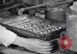 Standbild Schmuckfabrik New York City USA, 1919, aus Sekunde 41 historischem Filmmaterial Videoclip 65675036348