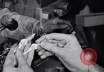 Standbild Schmuckfabrik New York City USA, 1919, aus Sekunde 58 historischem Filmmaterial Videoclip 65675036348