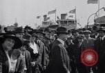 Standbild Insel Manhattan und New York City als gesehen vom Hafen New York City USA, 1919, aus Sekunde 11 historischem Filmmaterial Videoclip 65675036350