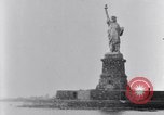 Standbild New York City Mitte der 1920er Jahre New York City USA, 1925, aus Sekunde 51 historischem Filmmaterial Videoclip 65675036354