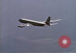 Standbild VC-137 Stratoliner Wohn- Flugzeuge United States USA, 1972, aus Sekunde 27 historischem Filmmaterial Videoclip 65675036385