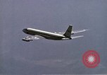 Standbild VC-137 Stratoliner Wohn- Flugzeuge United States USA, 1972, aus Sekunde 30 historischem Filmmaterial Videoclip 65675036385
