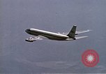 Standbild VC-137 Stratoliner Wohn- Flugzeuge United States USA, 1972, aus Sekunde 31 historischem Filmmaterial Videoclip 65675036385