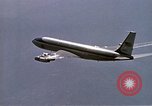 Standbild VC-137 Stratoliner Wohn- Flugzeuge United States USA, 1972, aus Sekunde 46 historischem Filmmaterial Videoclip 65675036385
