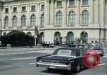 Standbild USA Präsident Richard Nixon Bukarest Rumänien, 1969, aus Sekunde 10 historischem Filmmaterial Videoclip 65675036417
