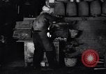 Standbild US-Regierung Gold Bars bei uns Minze Philadelphia Pennsylvania USA, 1937, aus Sekunde 14 historischem Filmmaterial Videoclip 65675036425