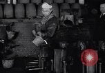 Standbild US-Regierung Gold Bars bei uns Minze Philadelphia Pennsylvania USA, 1937, aus Sekunde 17 historischem Filmmaterial Videoclip 65675036425