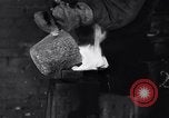Standbild US-Regierung Gold Bars bei uns Minze Philadelphia Pennsylvania USA, 1937, aus Sekunde 22 historischem Filmmaterial Videoclip 65675036425