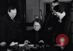 Standbild US-Regierung Gold Bars bei uns Minze Philadelphia Pennsylvania USA, 1937, aus Sekunde 27 historischem Filmmaterial Videoclip 65675036425