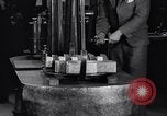 Standbild US-Regierung Gold Bars bei uns Minze Philadelphia Pennsylvania USA, 1937, aus Sekunde 37 historischem Filmmaterial Videoclip 65675036425