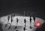Standbild New York Ice Follies New York City USA, 1937, aus Sekunde 11 historischem Filmmaterial Videoclip 65675036426