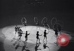 Standbild New York Ice Follies New York City USA, 1937, aus Sekunde 12 historischem Filmmaterial Videoclip 65675036426