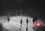 Standbild New York Ice Follies New York City USA, 1937, aus Sekunde 14 historischem Filmmaterial Videoclip 65675036426