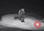 Standbild New York Ice Follies New York City USA, 1937, aus Sekunde 31 historischem Filmmaterial Videoclip 65675036426