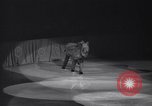 Standbild New York Ice Follies New York City USA, 1937, aus Sekunde 34 historischem Filmmaterial Videoclip 65675036426