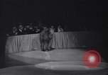 Standbild New York Ice Follies New York City USA, 1937, aus Sekunde 35 historischem Filmmaterial Videoclip 65675036426