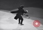 Standbild New York Ice Follies New York City USA, 1937, aus Sekunde 37 historischem Filmmaterial Videoclip 65675036426