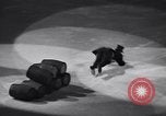 Standbild New York Ice Follies New York City USA, 1937, aus Sekunde 39 historischem Filmmaterial Videoclip 65675036426