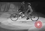Standbild New York Ice Follies New York City USA, 1937, aus Sekunde 47 historischem Filmmaterial Videoclip 65675036426