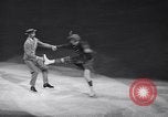 Standbild New York Ice Follies New York City USA, 1937, aus Sekunde 53 historischem Filmmaterial Videoclip 65675036426