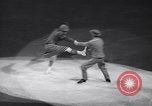 Standbild New York Ice Follies New York City USA, 1937, aus Sekunde 55 historischem Filmmaterial Videoclip 65675036426