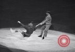 Standbild New York Ice Follies New York City USA, 1937, aus Sekunde 56 historischem Filmmaterial Videoclip 65675036426