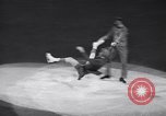 Standbild New York Ice Follies New York City USA, 1937, aus Sekunde 57 historischem Filmmaterial Videoclip 65675036426