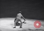 Standbild New York Ice Follies New York City USA, 1937, aus Sekunde 60 historischem Filmmaterial Videoclip 65675036426