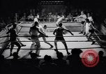 Standbild Vintage wrestling 1930s Florida United States USA, 1937, aus Sekunde 10 historischem Filmmaterial Videoclip 65675036427