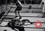 Standbild Vintage wrestling 1930s Florida United States USA, 1937, aus Sekunde 20 historischem Filmmaterial Videoclip 65675036427