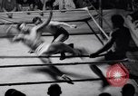 Standbild Vintage wrestling 1930s Florida United States USA, 1937, aus Sekunde 28 historischem Filmmaterial Videoclip 65675036427