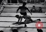 Standbild Vintage wrestling 1930s Florida United States USA, 1937, aus Sekunde 37 historischem Filmmaterial Videoclip 65675036427