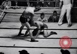 Standbild Vintage wrestling 1930s Florida United States USA, 1937, aus Sekunde 39 historischem Filmmaterial Videoclip 65675036427