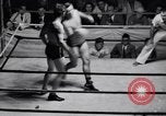 Standbild Vintage wrestling 1930s Florida United States USA, 1937, aus Sekunde 41 historischem Filmmaterial Videoclip 65675036427