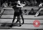 Standbild Vintage wrestling 1930s Florida United States USA, 1937, aus Sekunde 45 historischem Filmmaterial Videoclip 65675036427