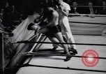 Standbild Vintage wrestling 1930s Florida United States USA, 1937, aus Sekunde 47 historischem Filmmaterial Videoclip 65675036427