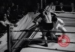 Standbild Vintage wrestling 1930s Florida United States USA, 1937, aus Sekunde 49 historischem Filmmaterial Videoclip 65675036427
