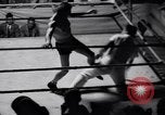 Standbild Vintage wrestling 1930s Florida United States USA, 1937, aus Sekunde 58 historischem Filmmaterial Videoclip 65675036427