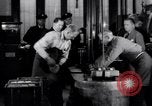 Standbild Casting der Regierung Gold in Barren Philadelphia Pennsylvania USA, 1937, aus Sekunde 12 historischem Filmmaterial Videoclip 65675036430