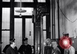 Standbild Casting der Regierung Gold in Barren Philadelphia Pennsylvania USA, 1937, aus Sekunde 22 historischem Filmmaterial Videoclip 65675036430