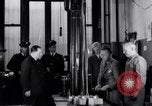 Standbild Casting der Regierung Gold in Barren Philadelphia Pennsylvania USA, 1937, aus Sekunde 24 historischem Filmmaterial Videoclip 65675036430