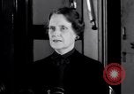 Standbild Casting der Regierung Gold in Barren Philadelphia Pennsylvania USA, 1937, aus Sekunde 45 historischem Filmmaterial Videoclip 65675036430