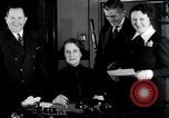 Standbild Casting der Regierung Gold in Barren Philadelphia Pennsylvania USA, 1937, aus Sekunde 51 historischem Filmmaterial Videoclip 65675036430