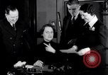 Standbild Casting der Regierung Gold in Barren Philadelphia Pennsylvania USA, 1937, aus Sekunde 52 historischem Filmmaterial Videoclip 65675036430