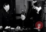 Standbild Casting der Regierung Gold in Barren Philadelphia Pennsylvania USA, 1937, aus Sekunde 57 historischem Filmmaterial Videoclip 65675036430
