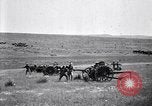 Immagine di Stati Uniti Esercito cavalleria e unità di artiglieria sulle manovre in Marfa Texas Marfa Texas USA, 1923, secondo 9 filmato di repertorio 65675036446