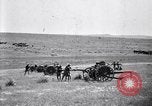 Immagine di Stati Uniti Esercito cavalleria e unità di artiglieria sulle manovre in Marfa Texas Marfa Texas USA, 1923, secondo 13 filmato di repertorio 65675036446