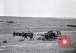 Immagine di Stati Uniti Esercito cavalleria e unità di artiglieria sulle manovre in Marfa Texas Marfa Texas USA, 1923, secondo 15 filmato di repertorio 65675036446